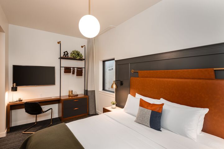 Room 12 of 22