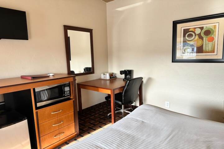 Room 10 of 25