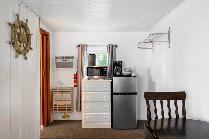Room 42 of 112
