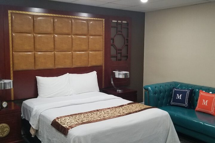 Room 26 of 28