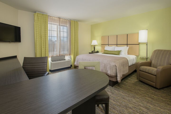 Room 17 of 35