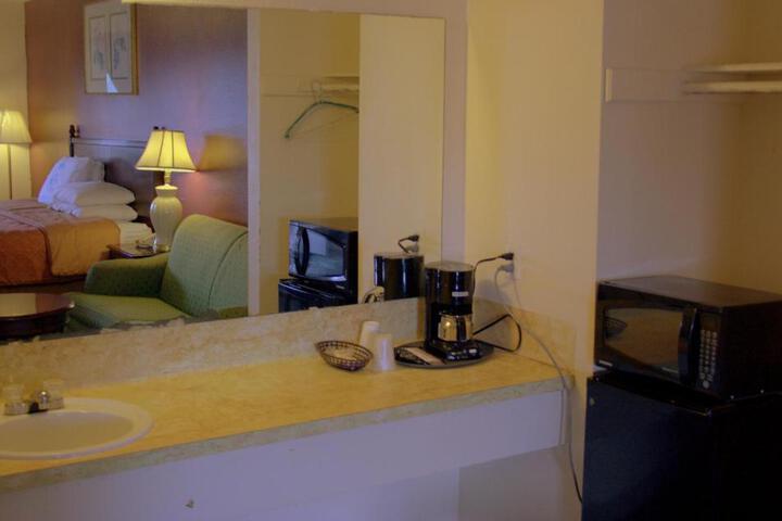 Somerville Inn and Suites