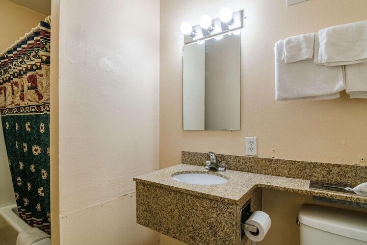 Room 16 of 29