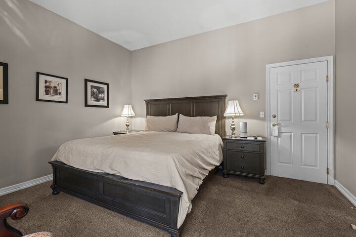 Room 32 of 113