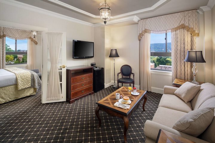 Room 28 of 53