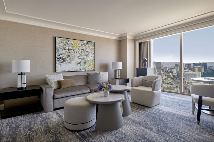 Room 32 of 84
