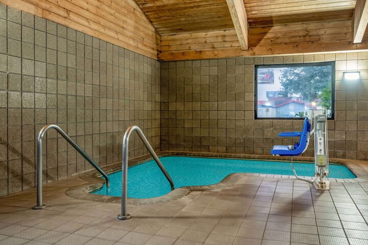 Pool 3 of 34