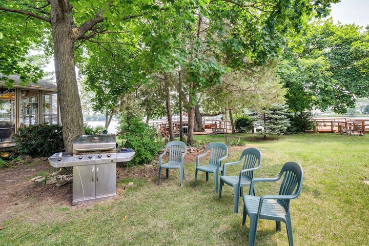 Lakefront Cottage w / Deck Near Indiana Beach!