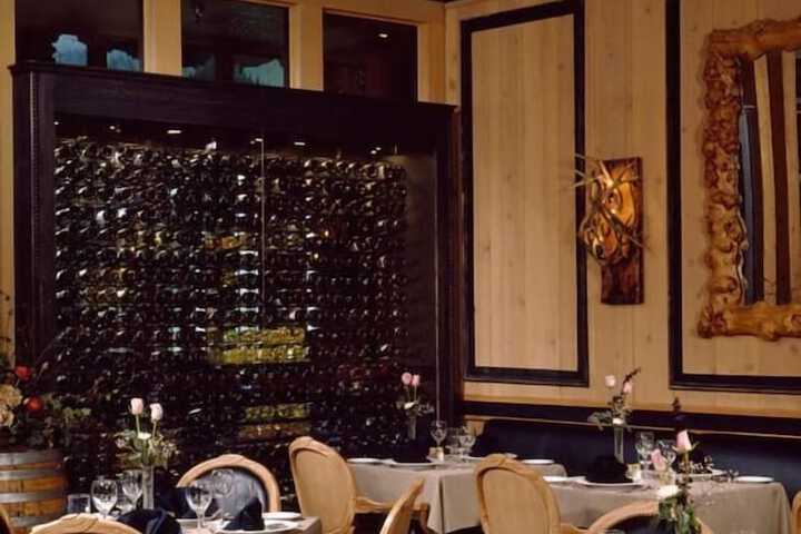 Dining 40 of 55