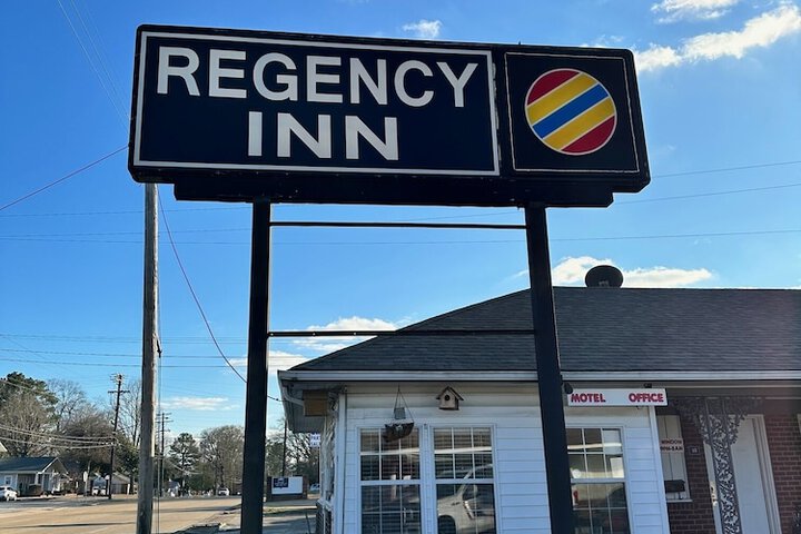 Regency Inn