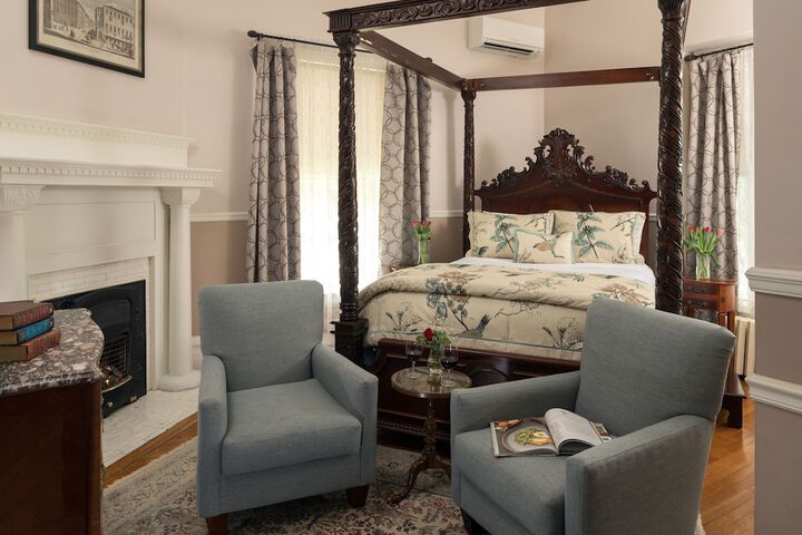 Albemarle Inn