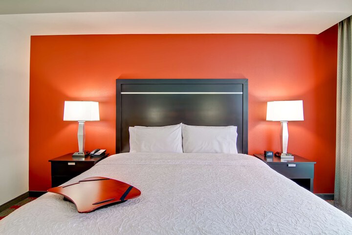 Room 25 of 41