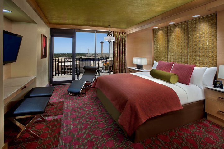 Room 48 of 104