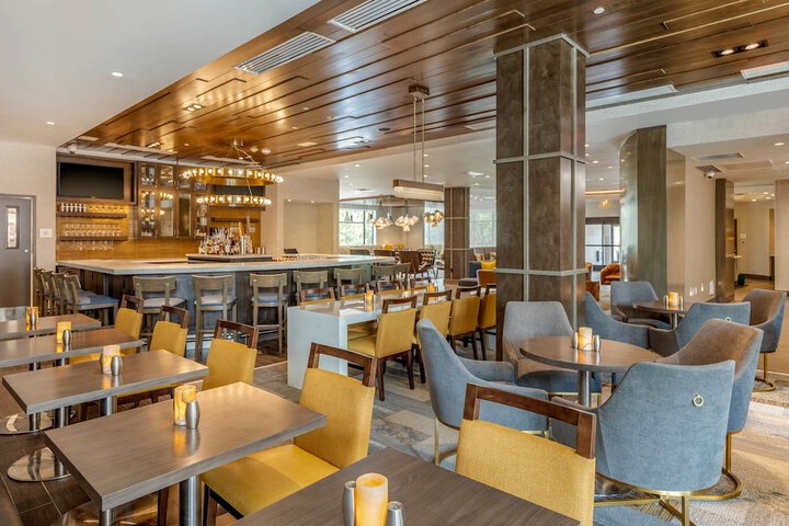 DoubleTree by Hilton Charleston Riverview