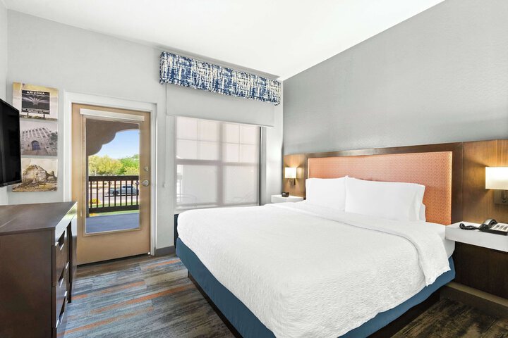 Room 28 of 44