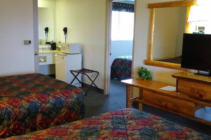 The Ponderosa Motel