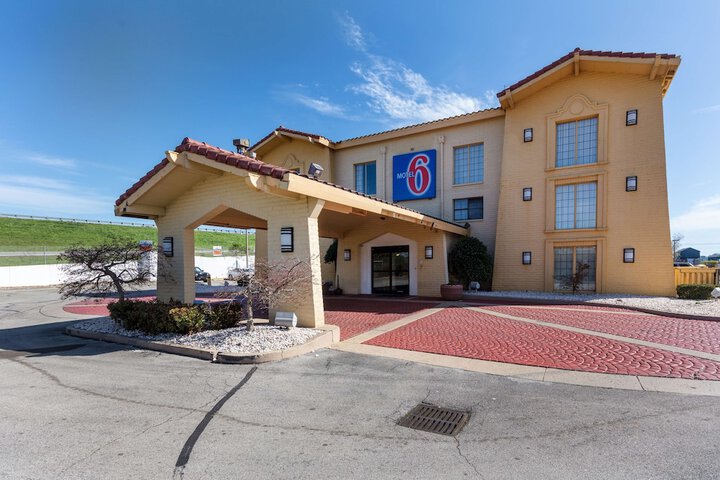 Hotel 2 of 34