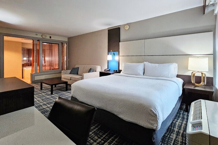 Room 13 of 90