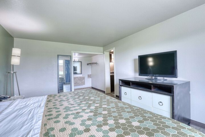 Room 48 of 51