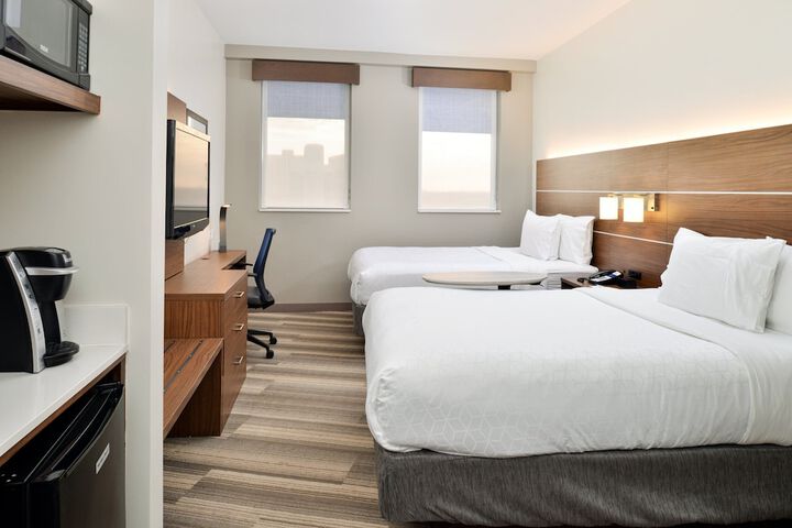 Room 28 of 60