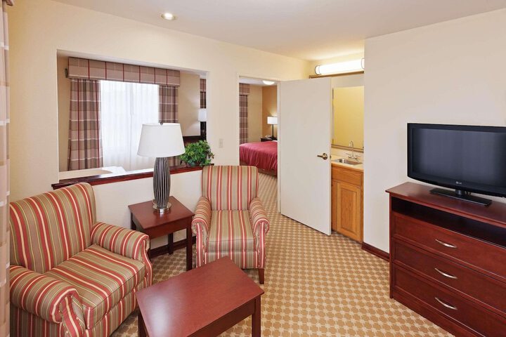 Room 10 of 16