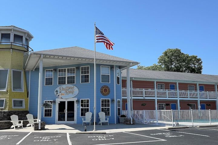 Pirates Cove