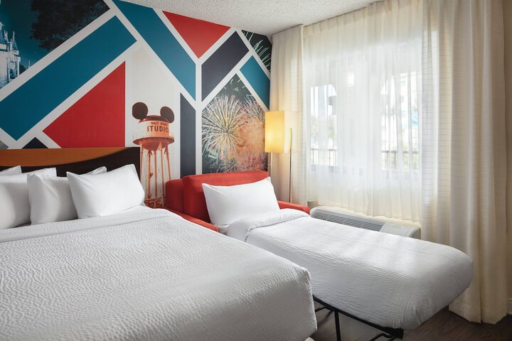 Room 16 of 40