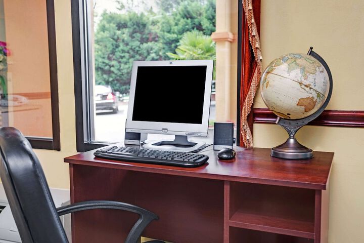 Business Center 15 of 15