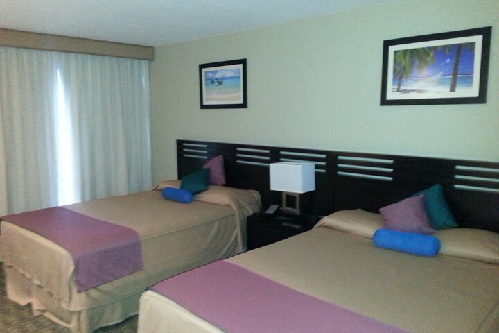 Room 13 of 42