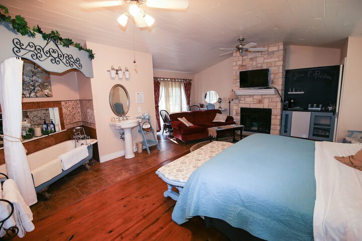Room 34 of 95