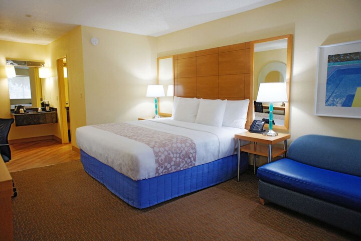 Room 20 of 34