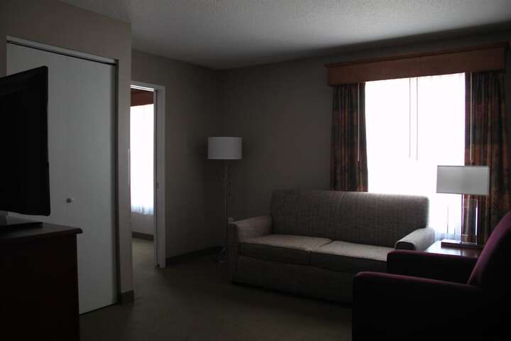GrandStay Hotel & Suites