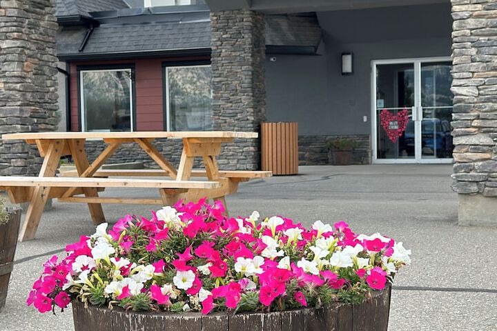 The Kanata by BCMInns Invermere