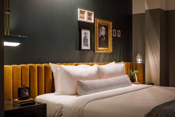 Room 21 of 106