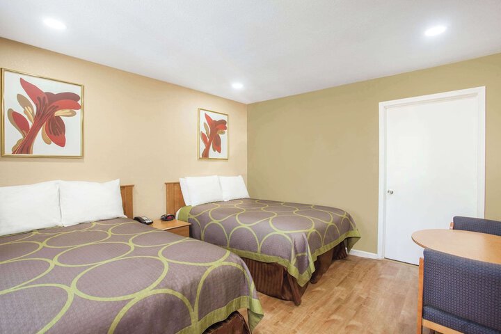 Room 14 of 19