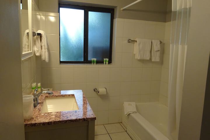 Room 50 of 141