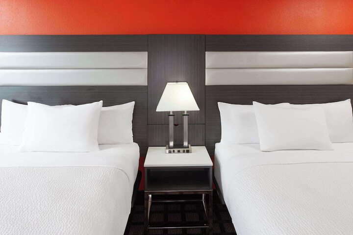 AmericInn by Wyndham Hudson