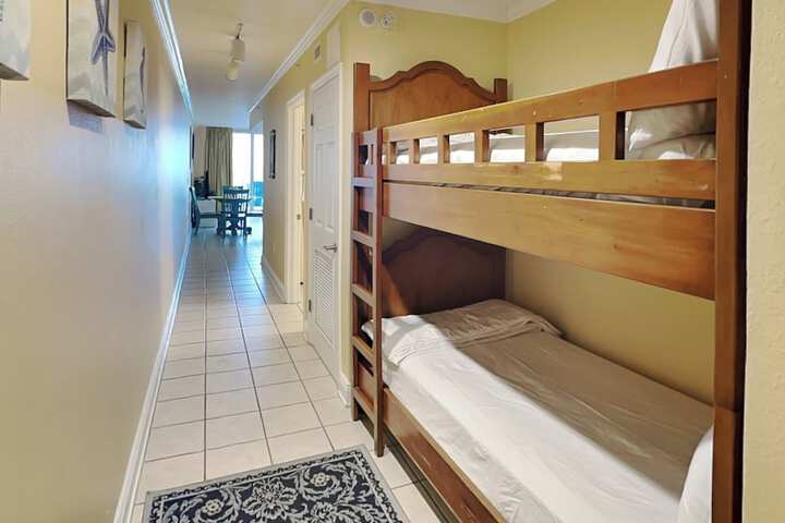 Room 221 of 394