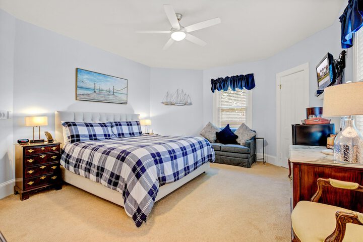 Room 122 of 191