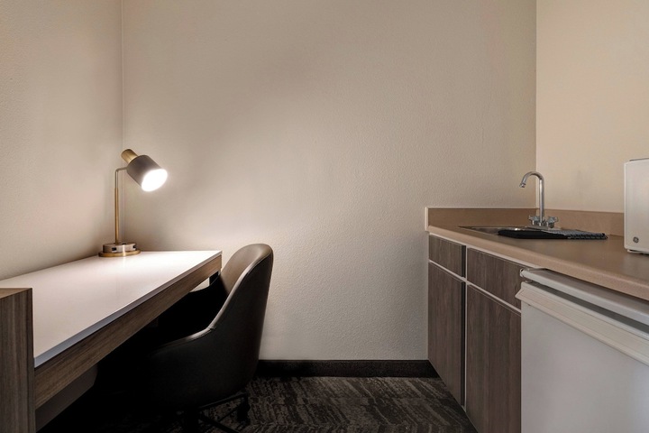 Room 26 of 40