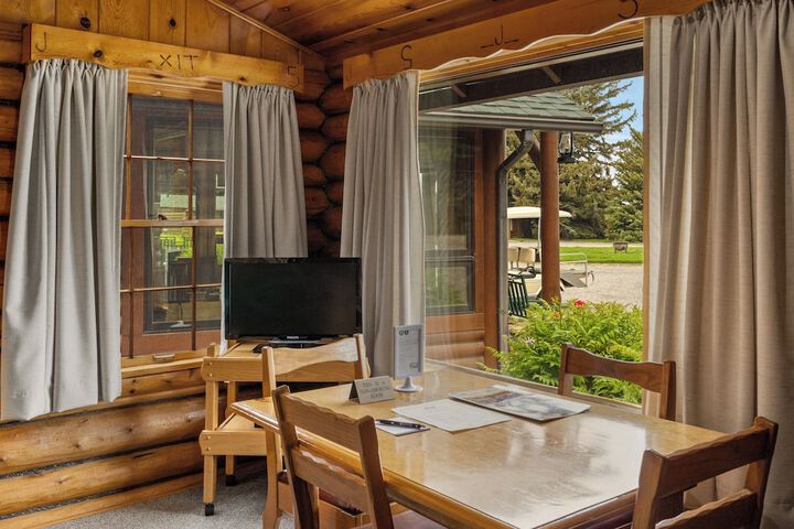 El Western Cabins & Lodges