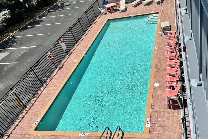 Pool 6 of 18