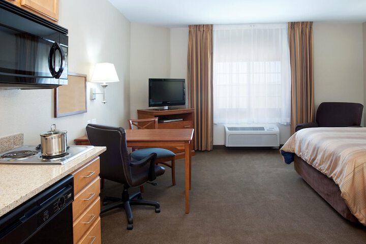 Room 32 of 46
