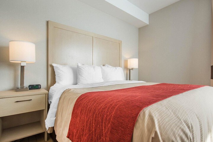 Comfort Inn & Suites