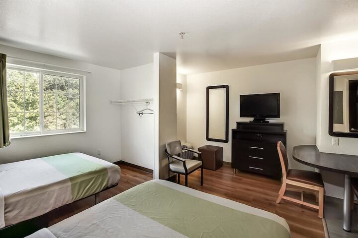 Studio 6 East Brunswick NJ - NYC Area