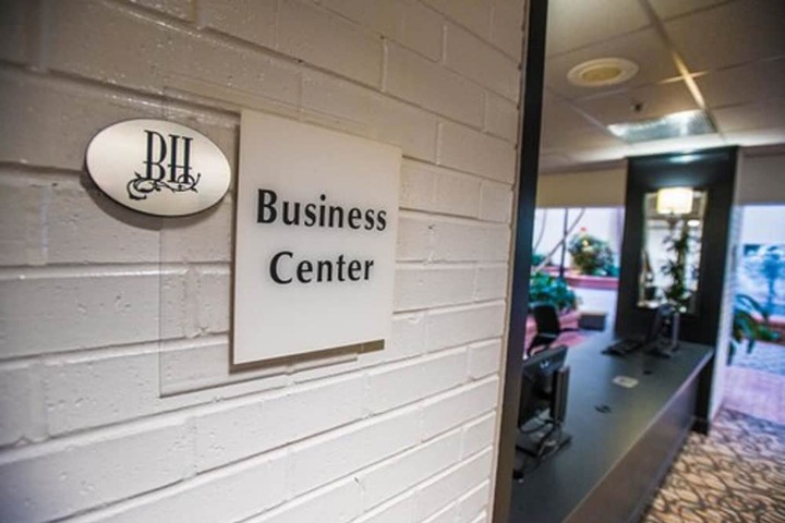 Business Center 36 of 37