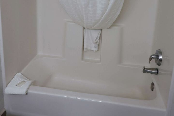 Room 73 of 109