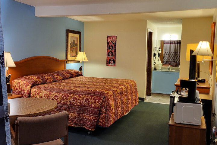 Room 26 of 38