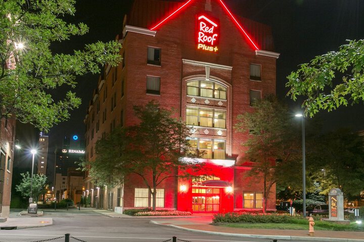 Red Roof Inn PLUS+ Columbus Downtown-Convention Center