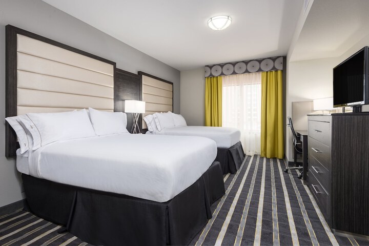 Room 17 of 38